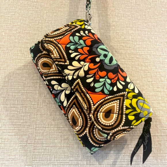 Vera Bradley Handbags - Vera Bradley Push Lock Wristlet Wallet  in "Lola" Pattern Zipper Nice
